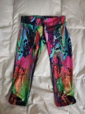 Koral Vitality Capri leggings Belize oil paint slick Size S?